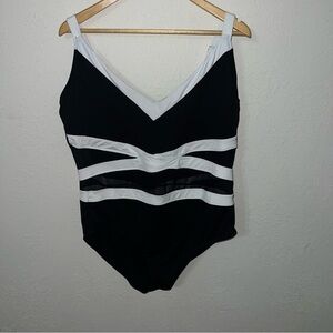 Anne Cole Hot Mesh Paneled Black and White One-Piece Swimsuit Size 22W